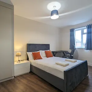 Holiday home Near City Centre Private Bath Free Parking, York